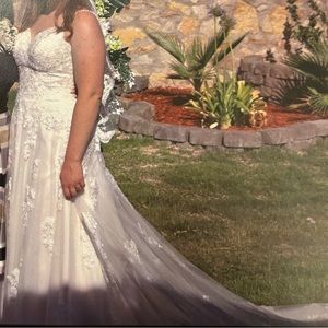 Size 10 Ivory Wedding Dress